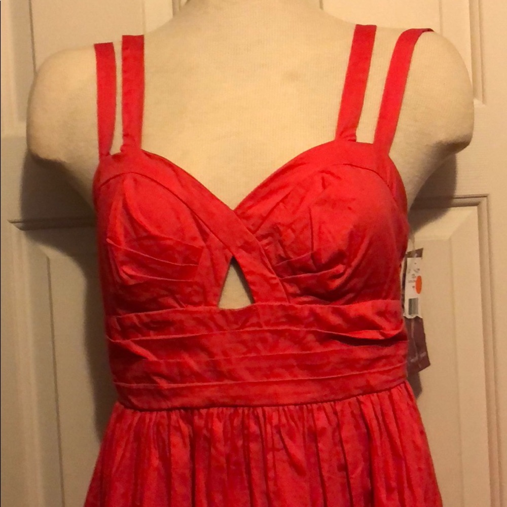 Emerald Sundae Coral Keyhole Dress - Picture 1 of 5